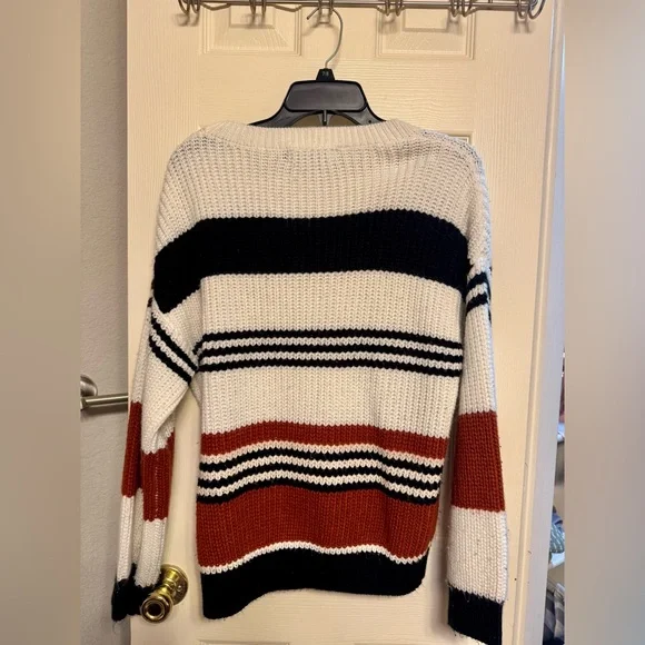 Women’s Long Sleeve Crew Neck Sweater - Picture 2 of 3